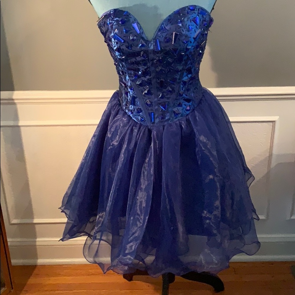 Show stopper strapless sweetheart blue dress